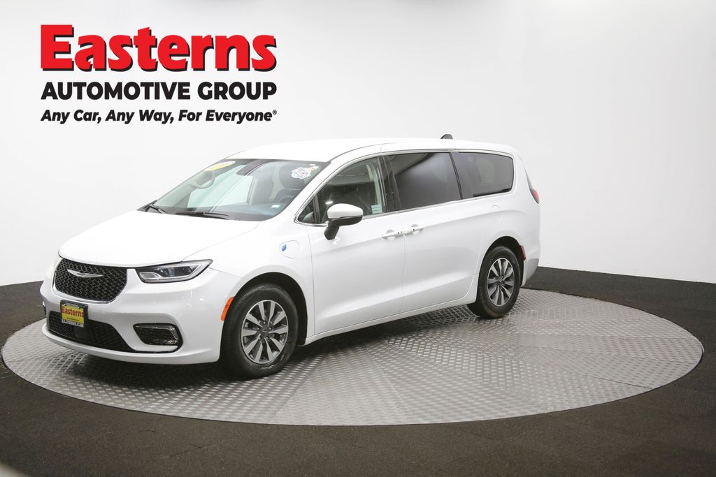 Vehicle image 3 of 63