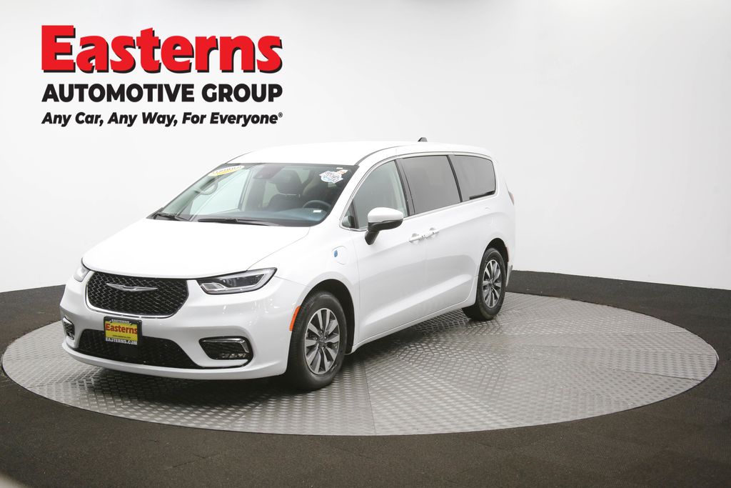 Vehicle image 4 of 63