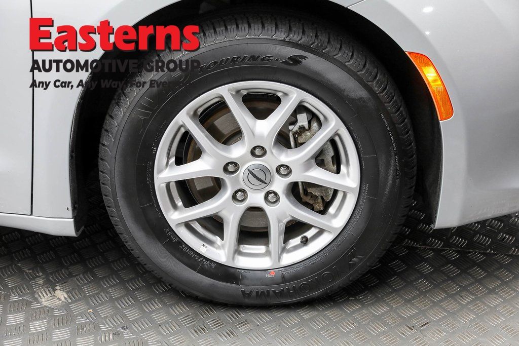 Vehicle image 39 of 65