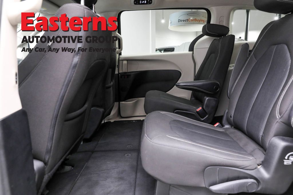 Vehicle image 44 of 63
