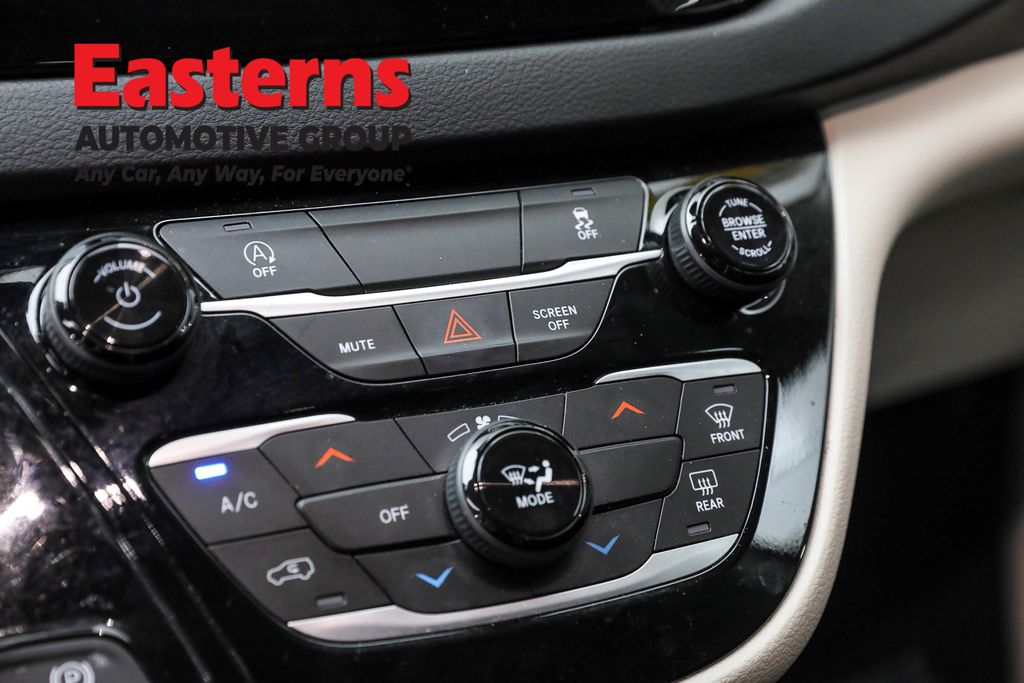 Vehicle image 50 of 63