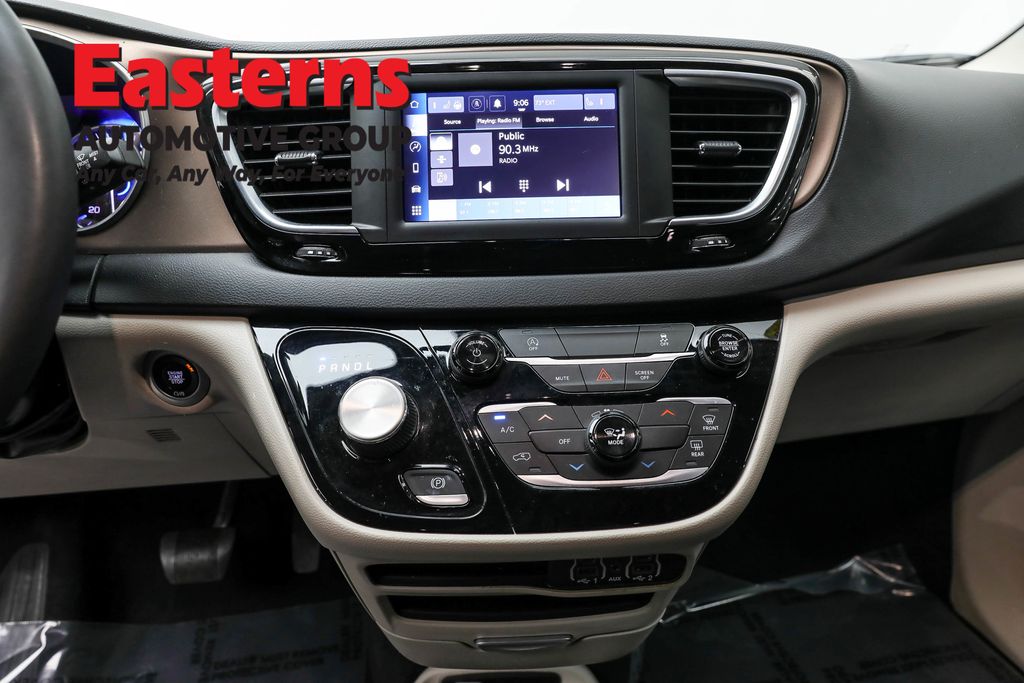 Vehicle image 58 of 63
