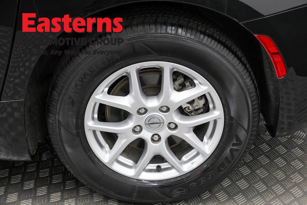 Vehicle image 41 of 63