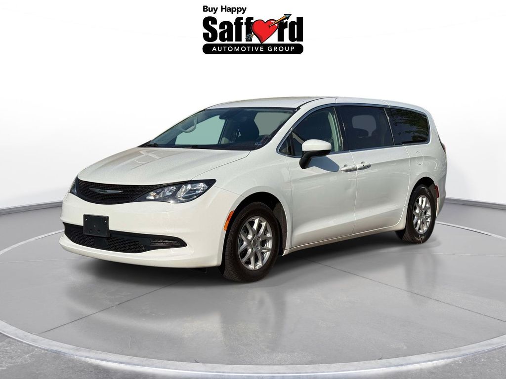 2023 Chrysler Voyager LX Image 1 of 36