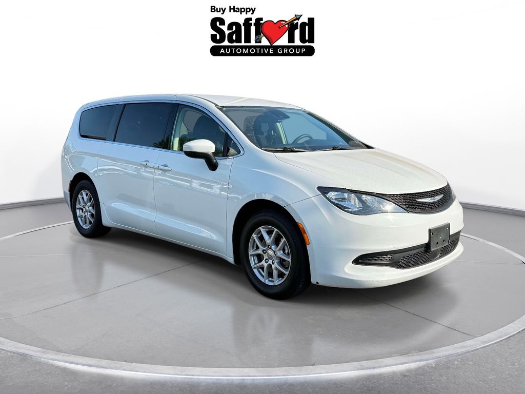2023 Chrysler Voyager LX Image 3 of 36