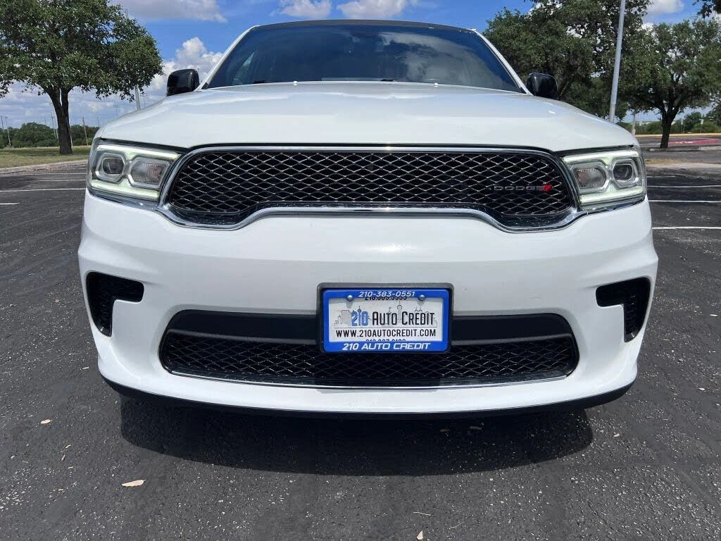 2023 Dodge Durango SXT Image 2 of 46