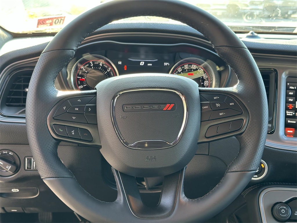 Vehicle image 23 of 28