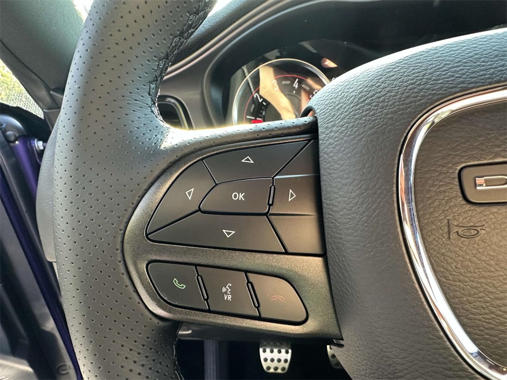 Vehicle image 26 of 28