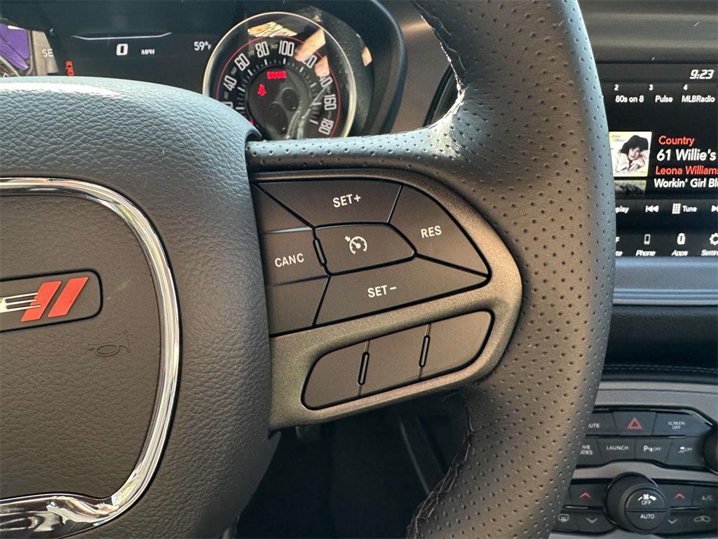 Vehicle image 12 of 28
