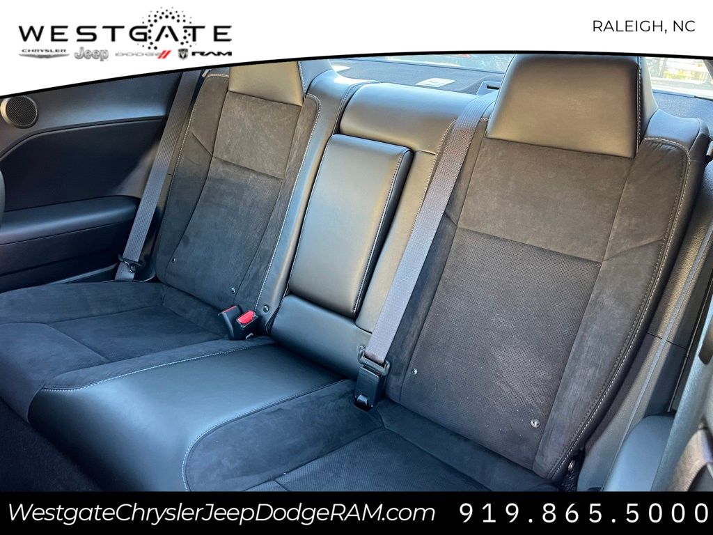 Vehicle image 8 of 28