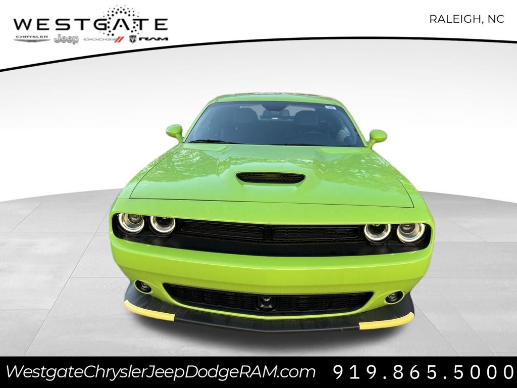 Vehicle image 3 of 28