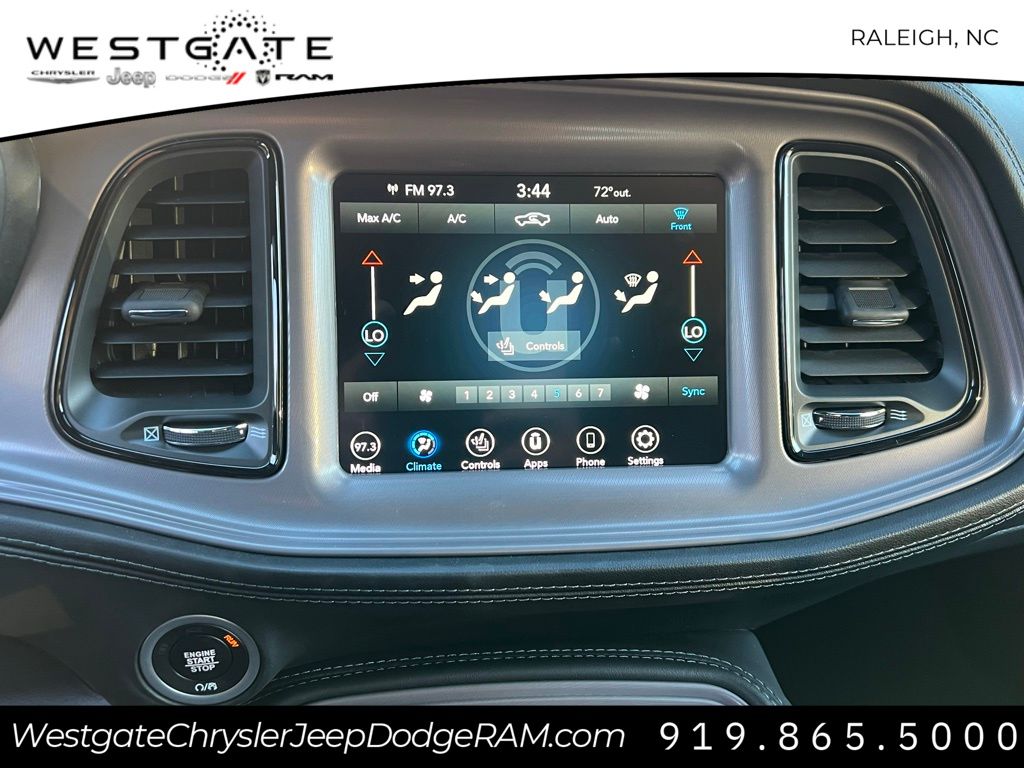 Vehicle image 17 of 28
