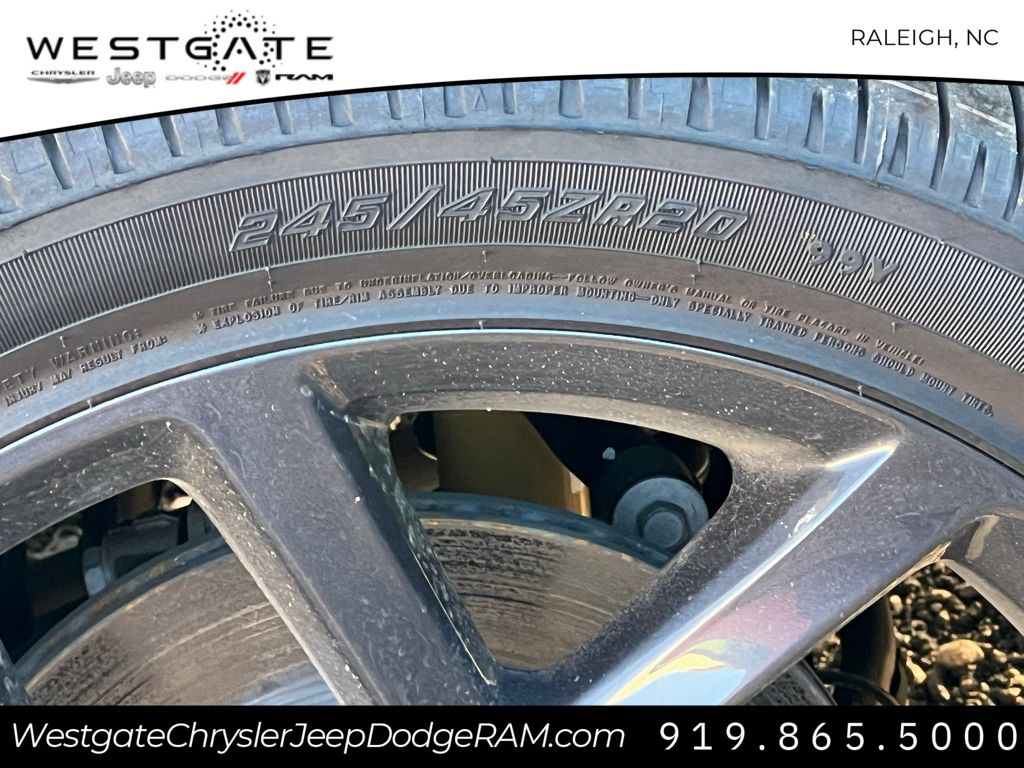 Vehicle image 27 of 28
