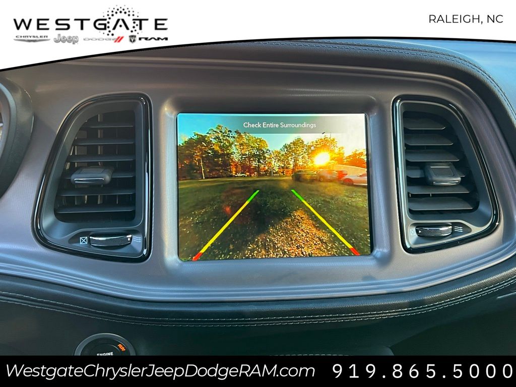 Vehicle image 23 of 28
