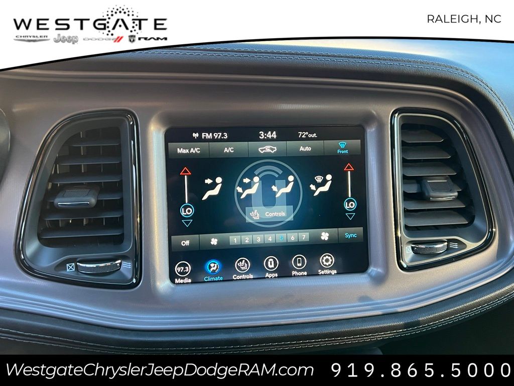 Vehicle image 20 of 28