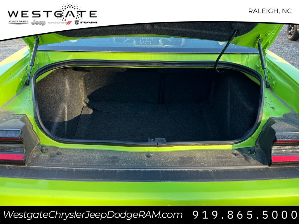 Vehicle image 9 of 28