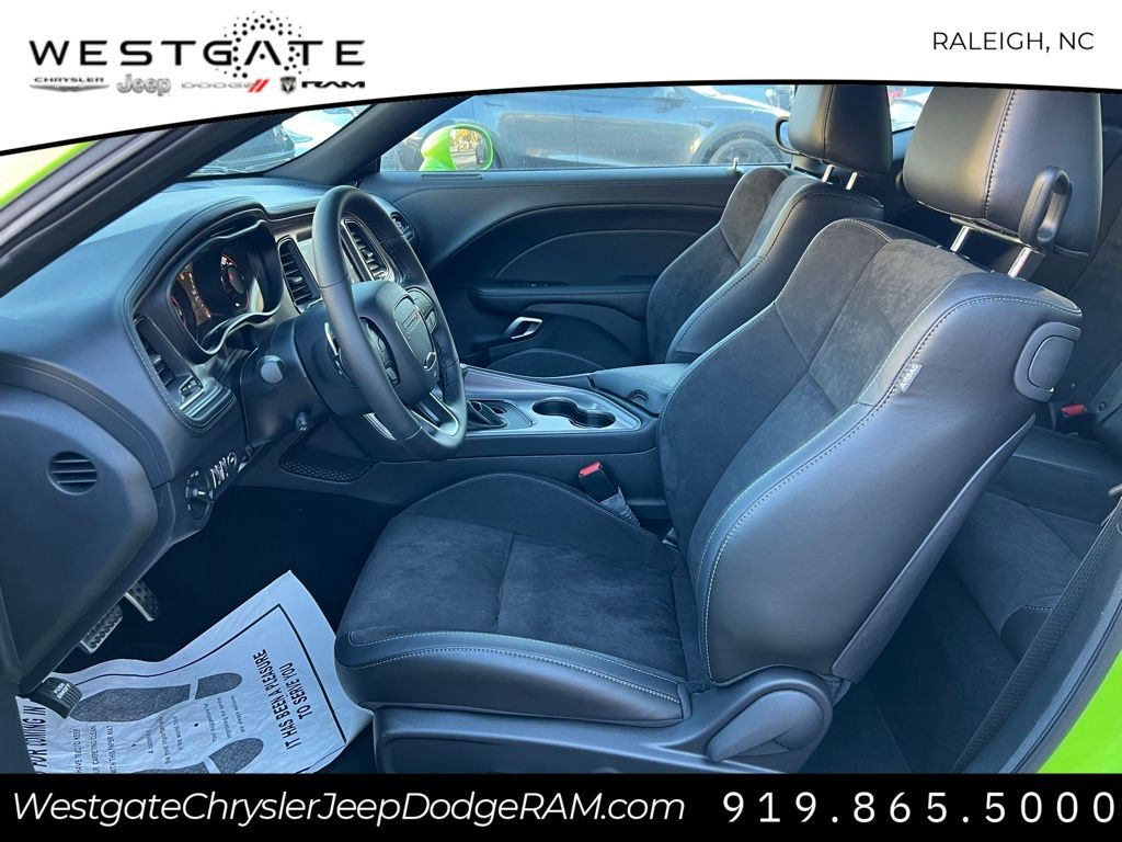 Vehicle image 7 of 28