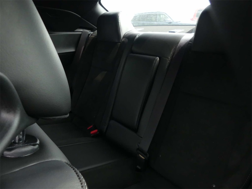 Vehicle image 9 of 16