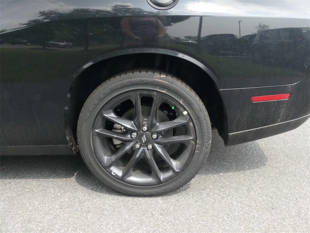 Vehicle image 7 of 16