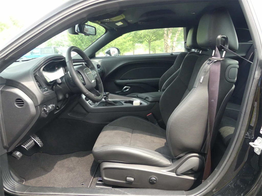 Vehicle image 16 of 16