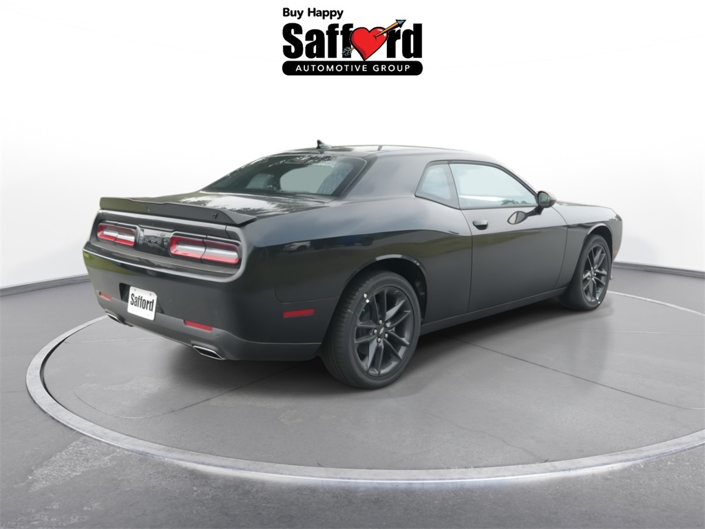 Vehicle image 4 of 16