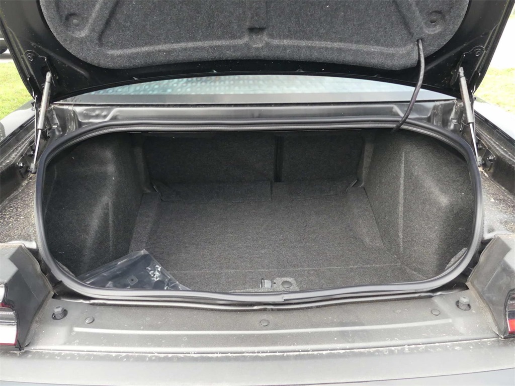 Vehicle image 8 of 16