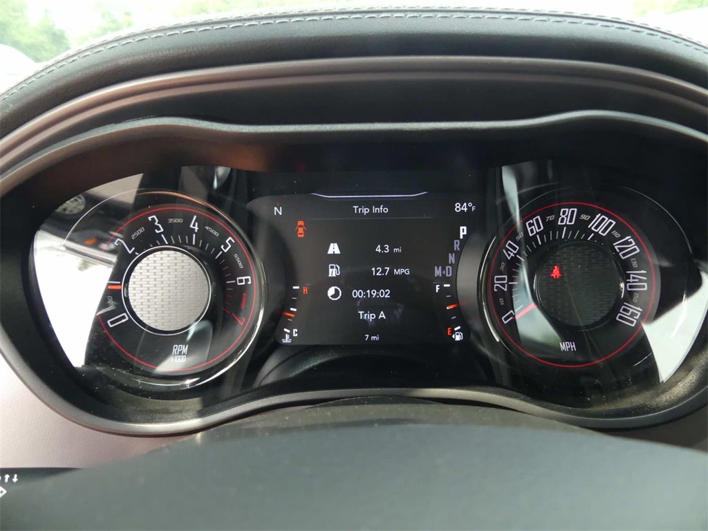 Vehicle image 11 of 16