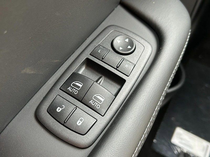 Vehicle image 12 of 17