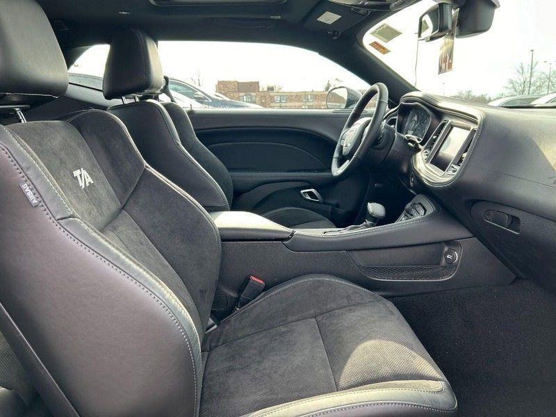 Vehicle image 6 of 17