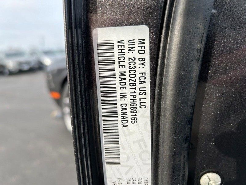 Vehicle image 14 of 17