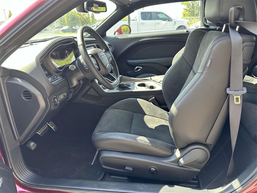 Vehicle image 13 of 29