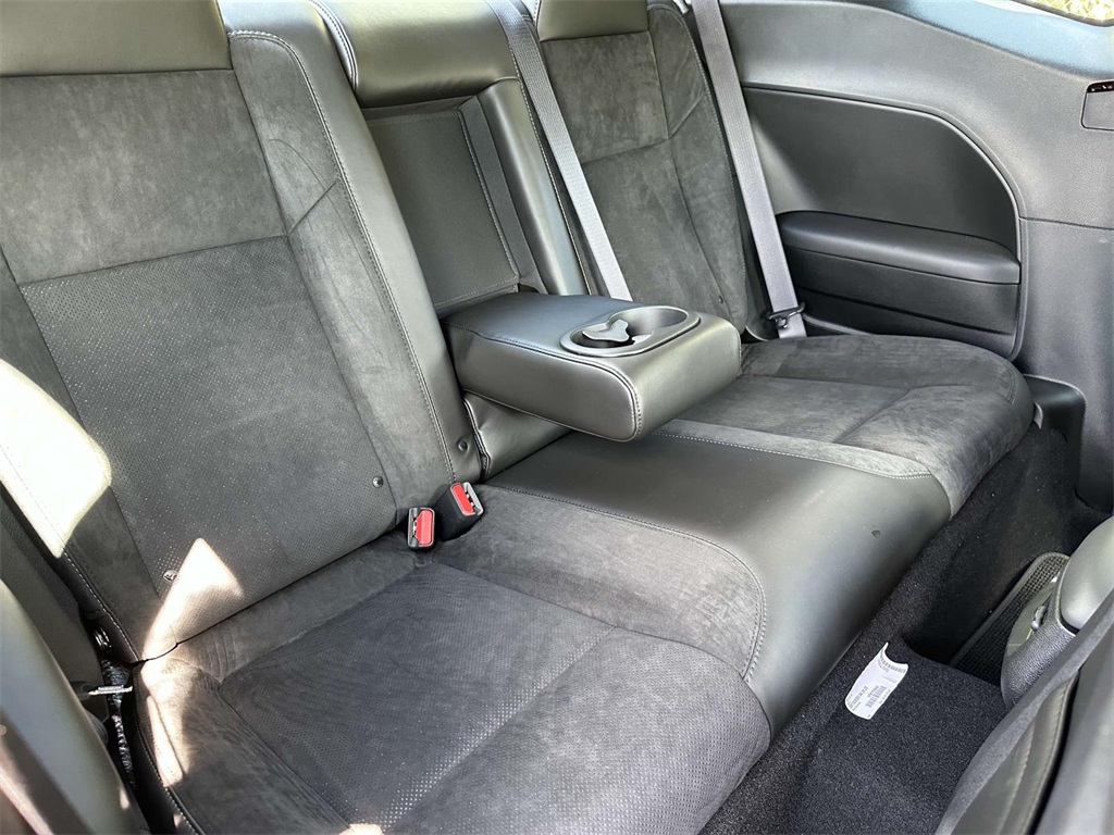 Vehicle image 10 of 29