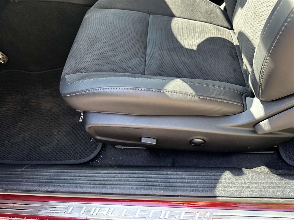 Vehicle image 9 of 29