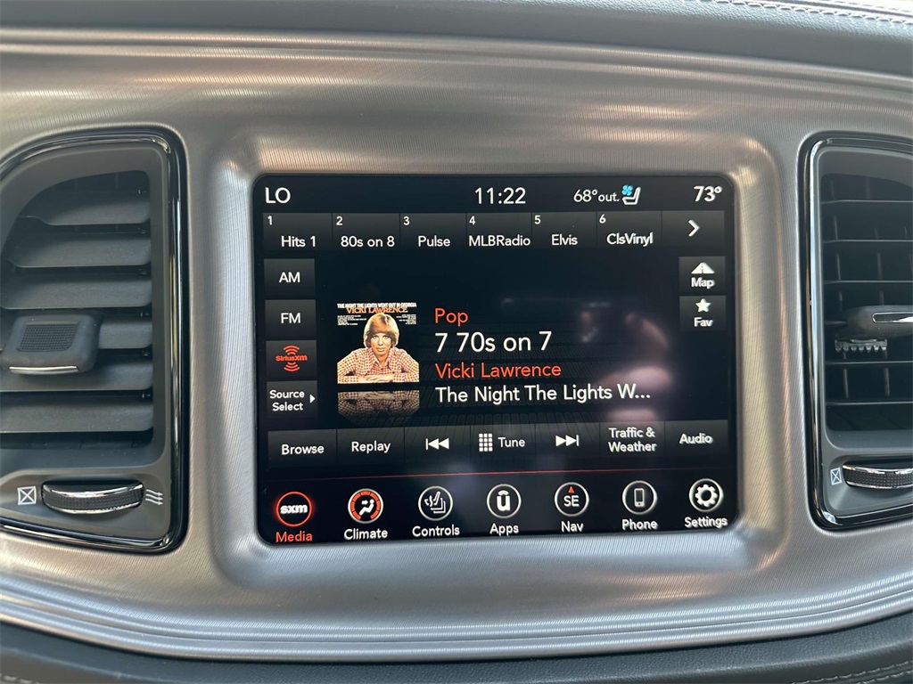 Vehicle image 17 of 29