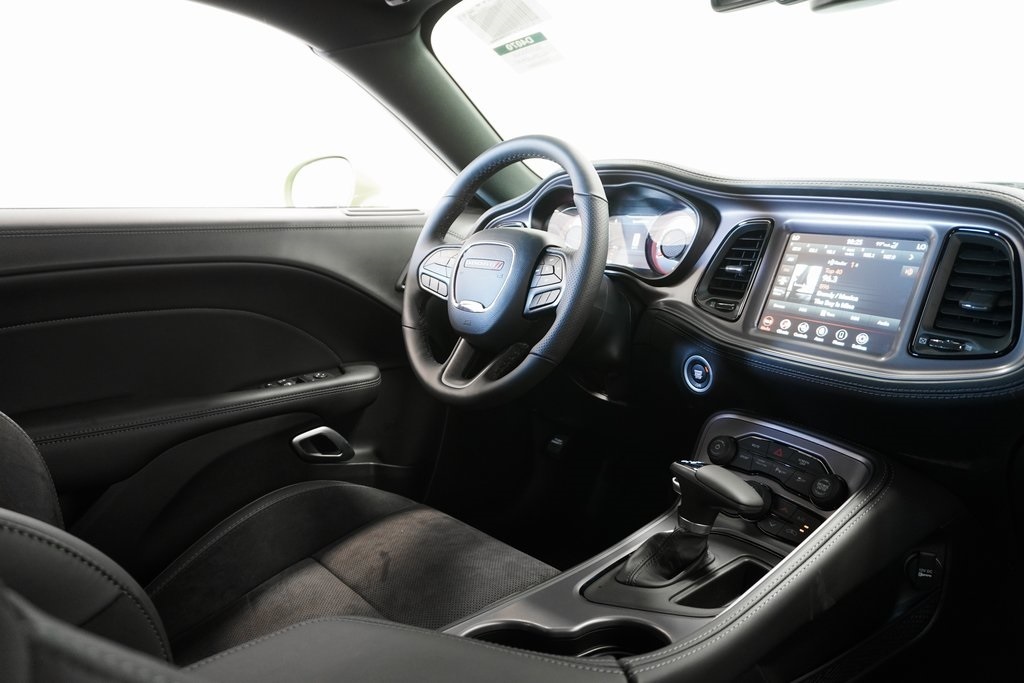Vehicle image 21 of 29