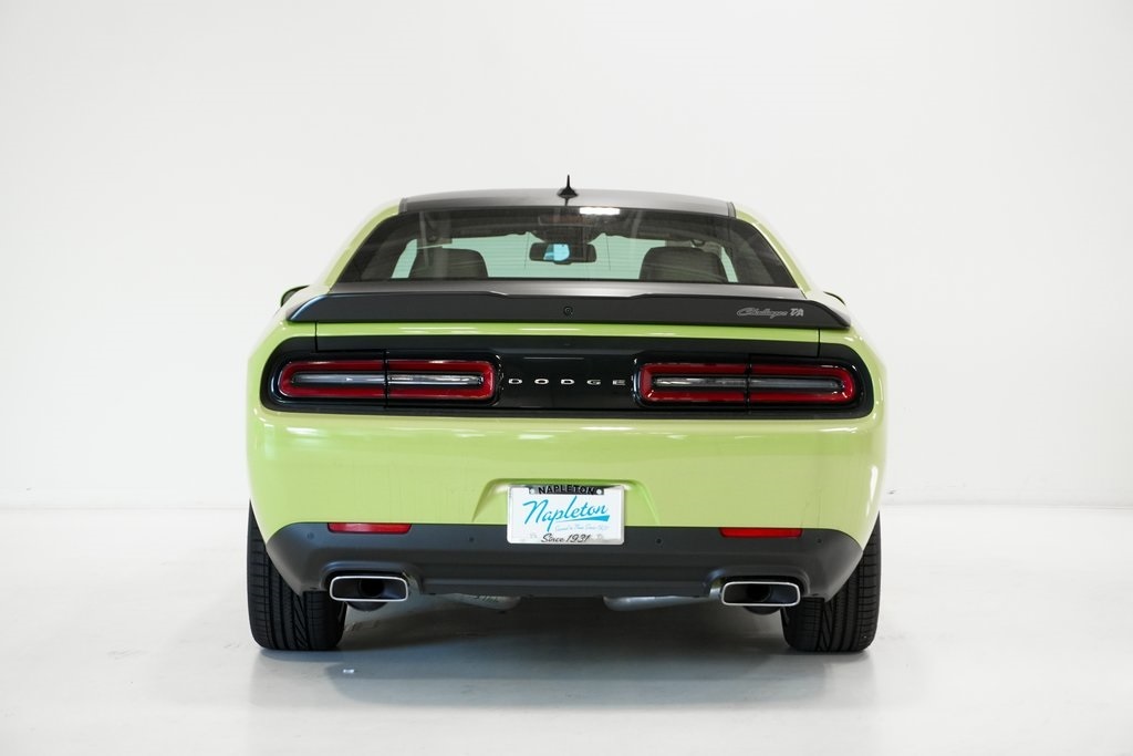 Vehicle image 4 of 29