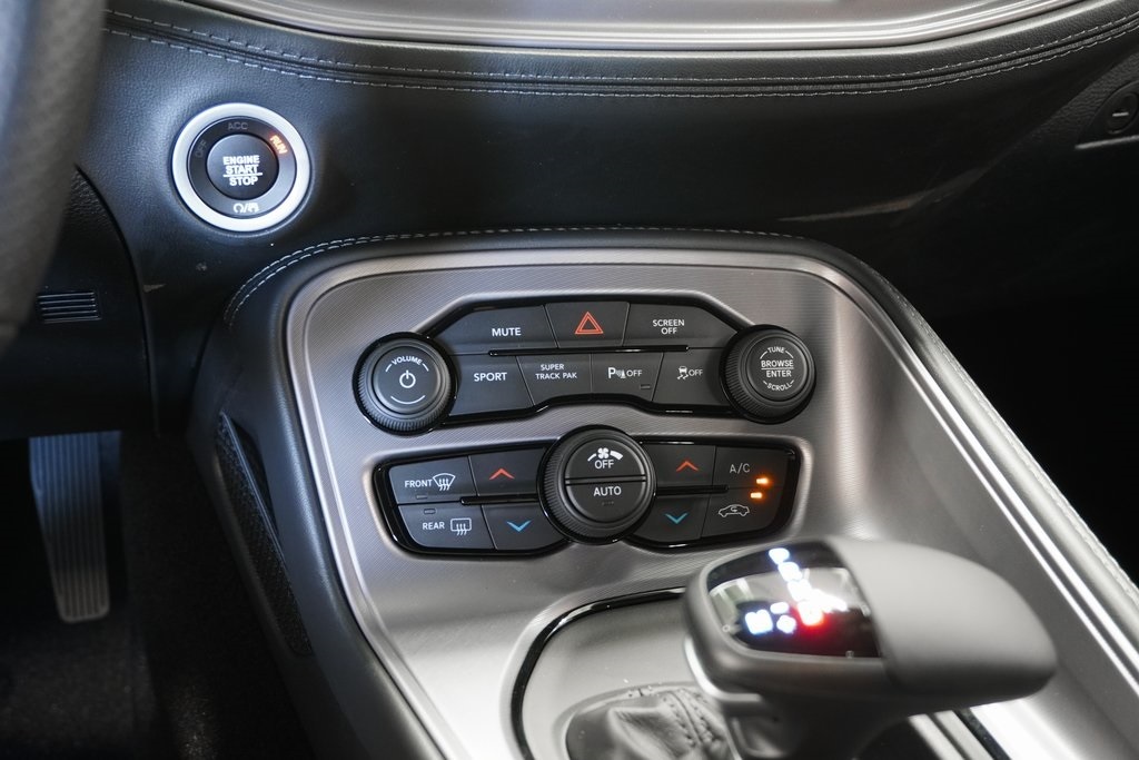 Vehicle image 27 of 29