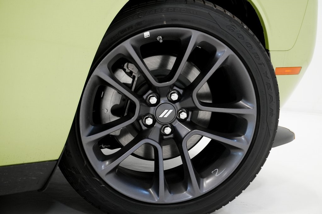 Vehicle image 10 of 29