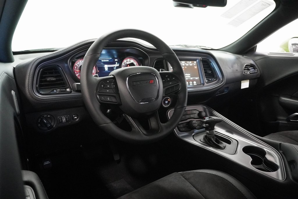 Vehicle image 17 of 29