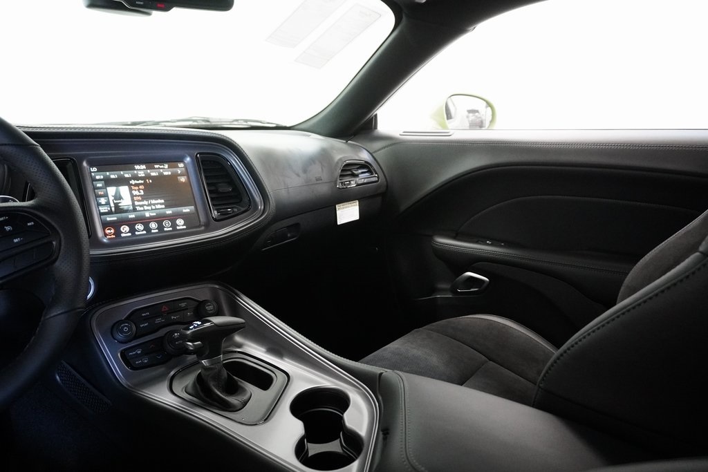 Vehicle image 20 of 29