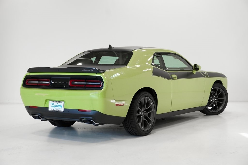 Vehicle image 2 of 29