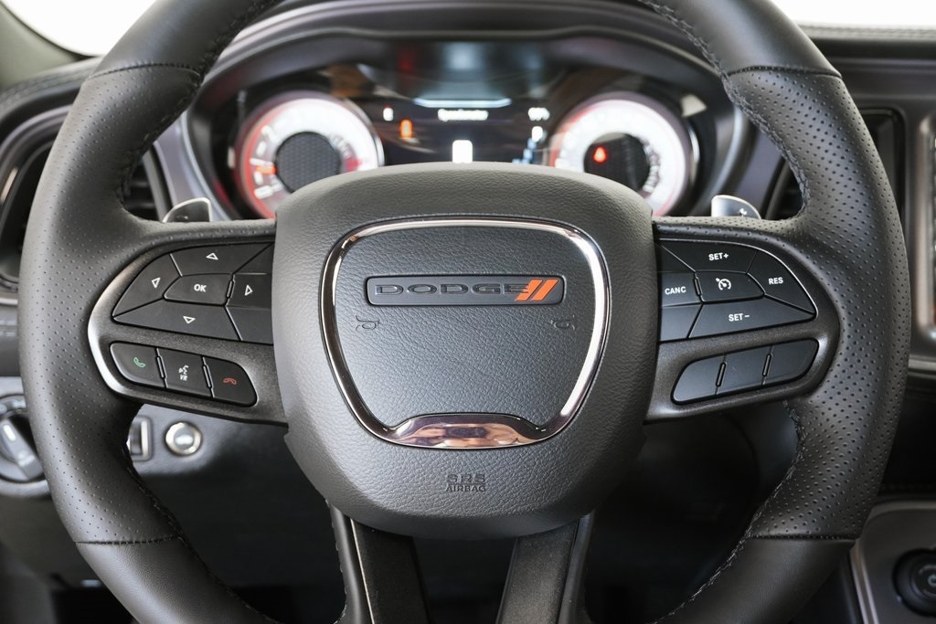Vehicle image 25 of 29