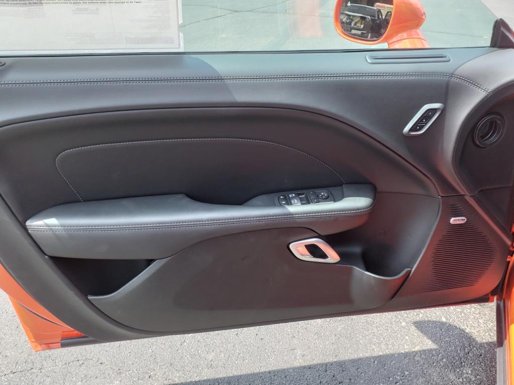 Vehicle image 9 of 32