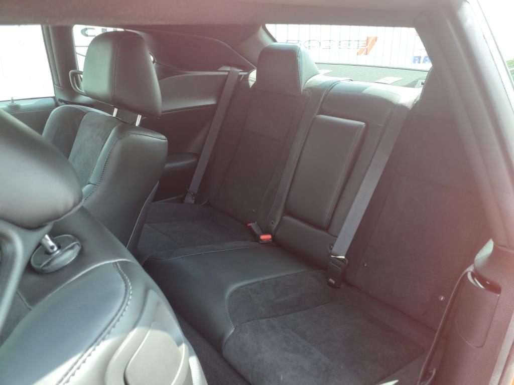 Vehicle image 24 of 32