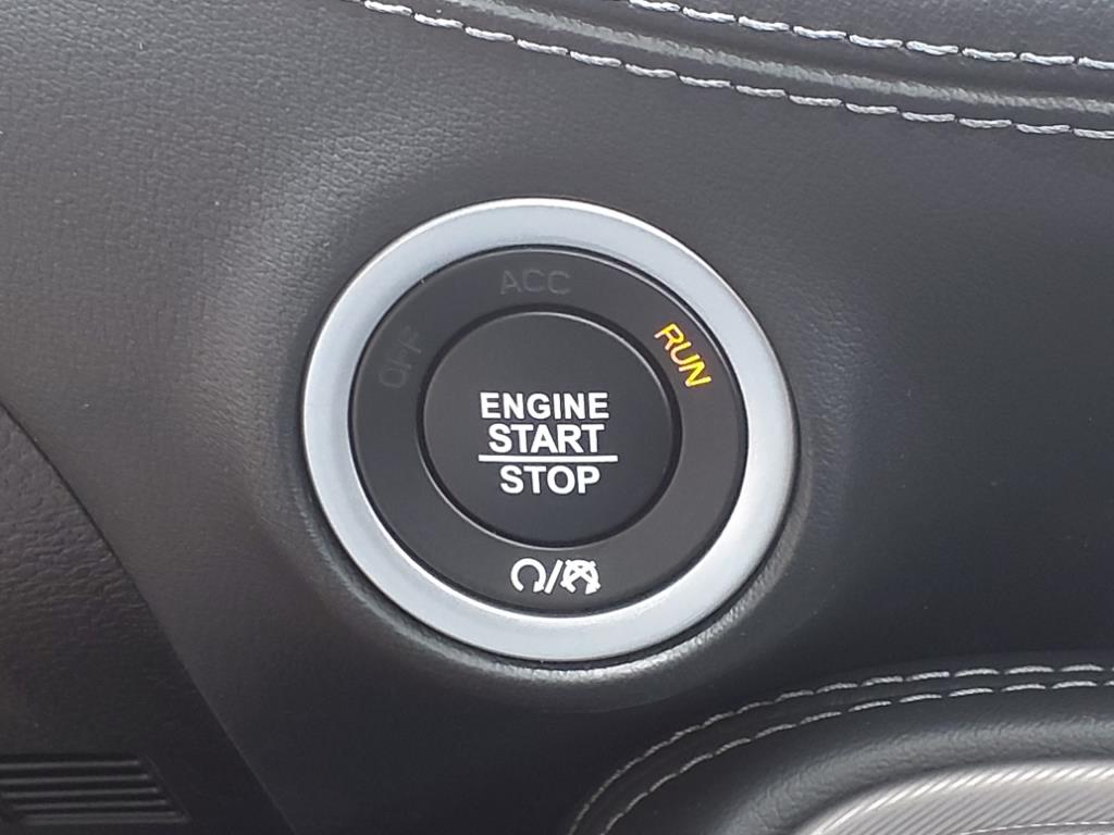 Vehicle image 14 of 32