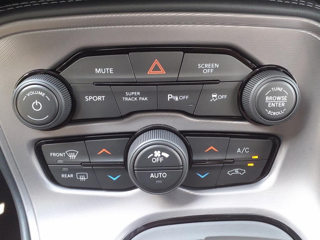 Vehicle image 21 of 32