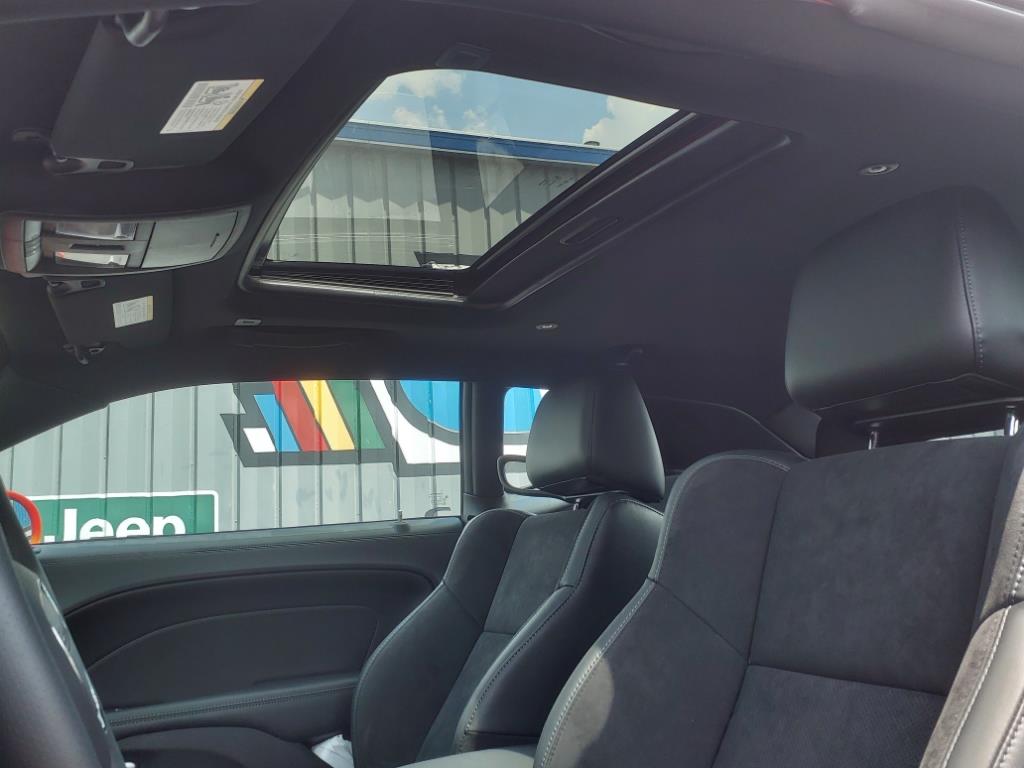 Vehicle image 12 of 32