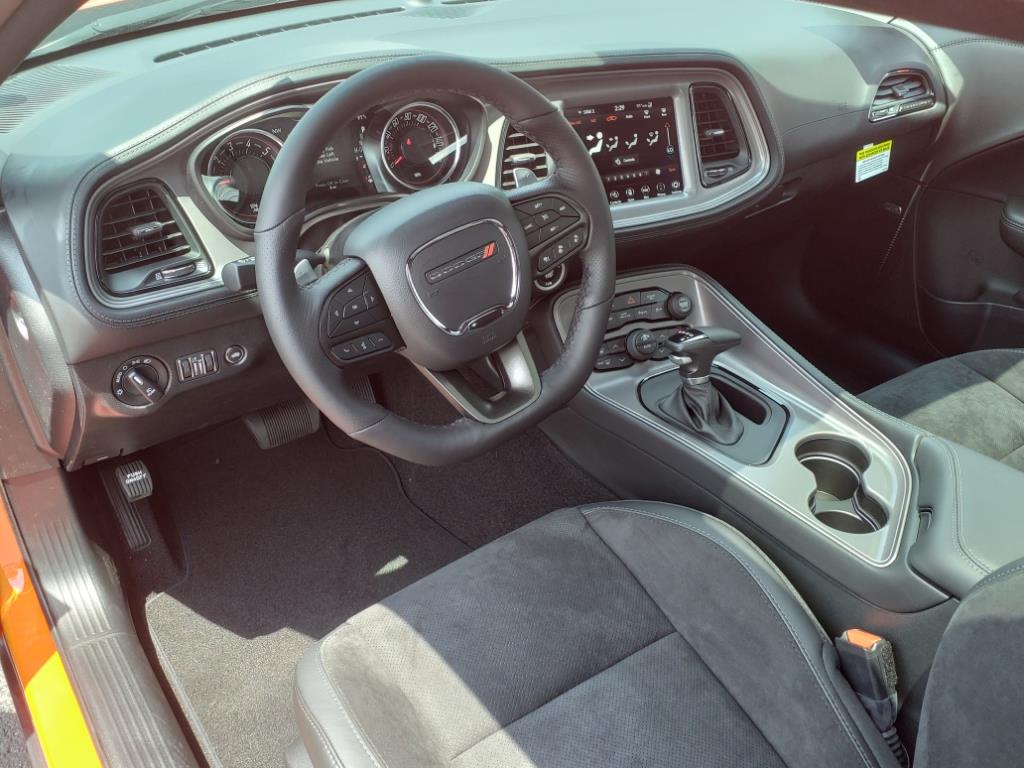 Vehicle image 11 of 32