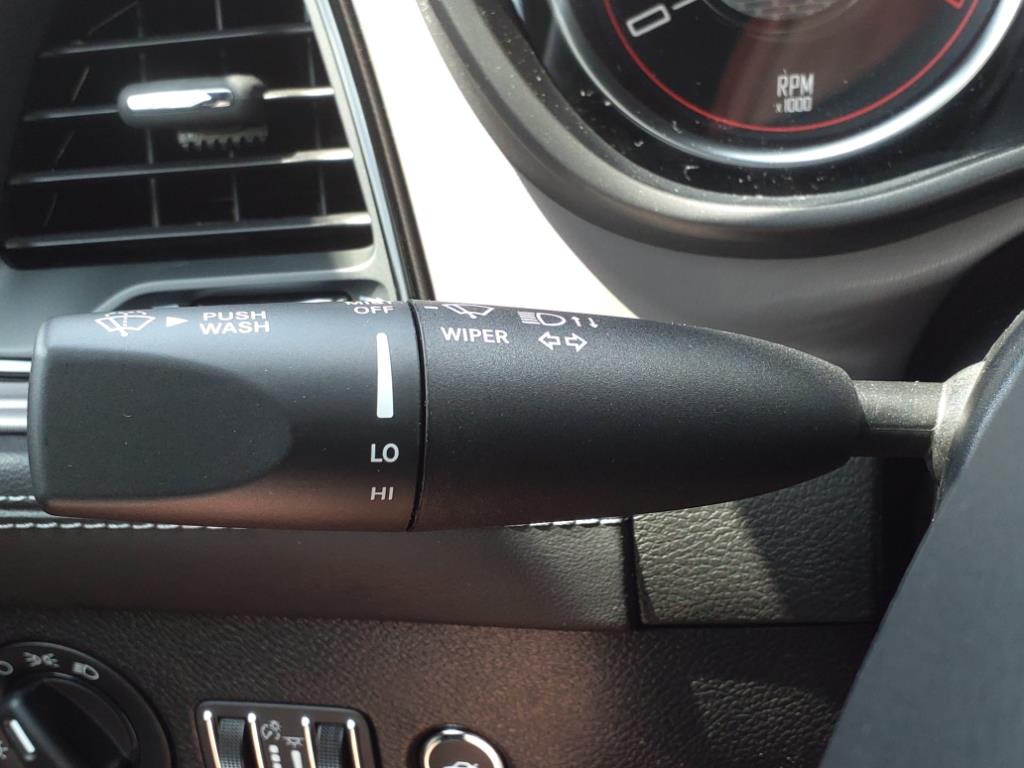 Vehicle image 16 of 32