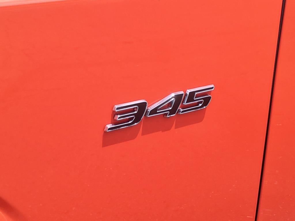 Vehicle image 27 of 32